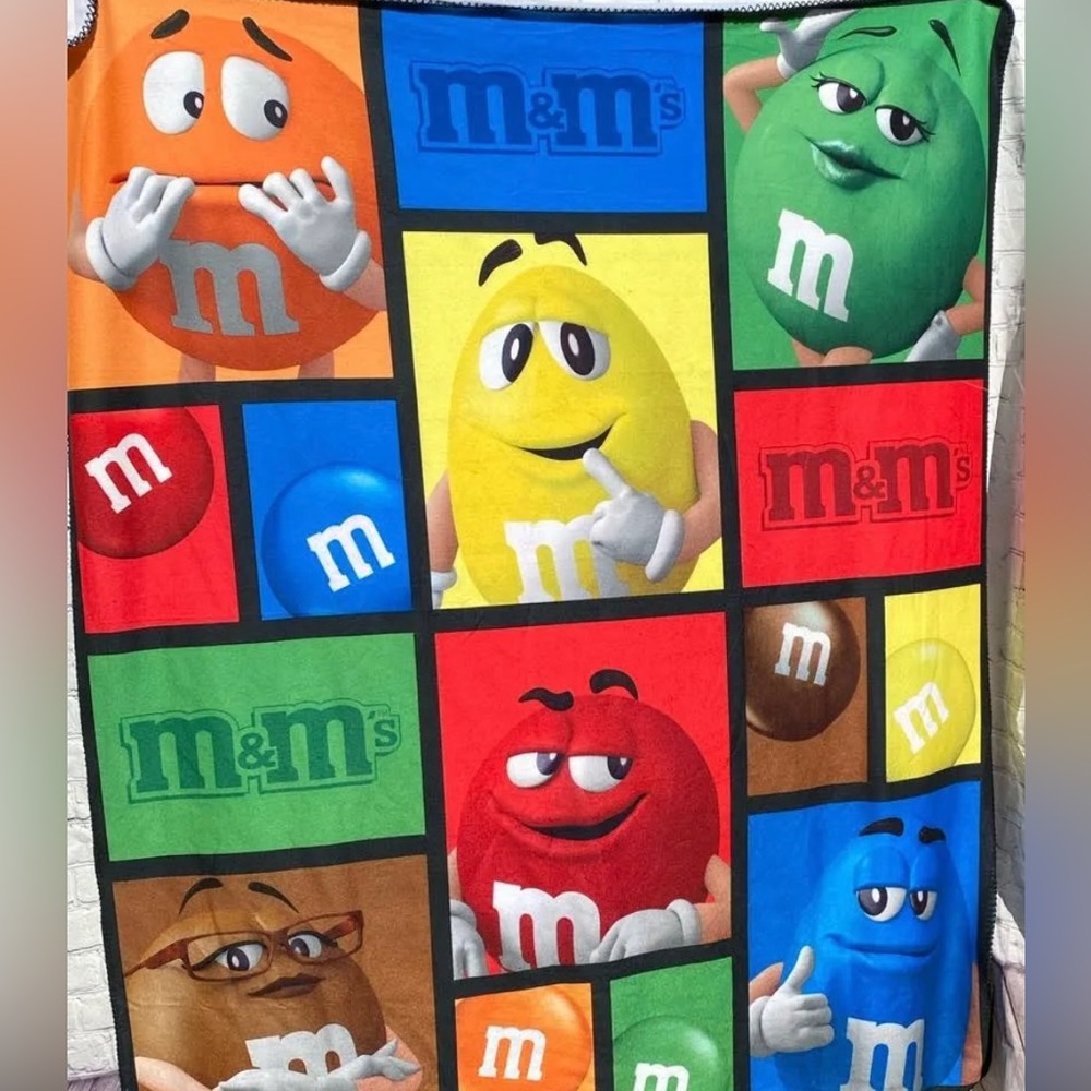 M & Ms Blanket Throw - Picture 6 of 6